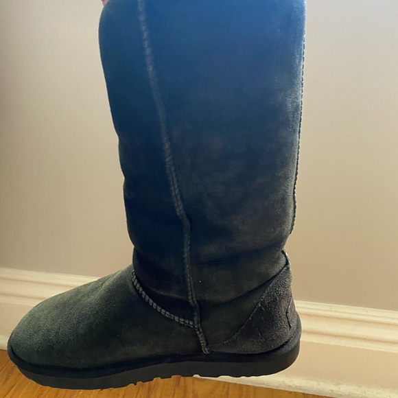 Ugg Boots - Picture 7 of 10